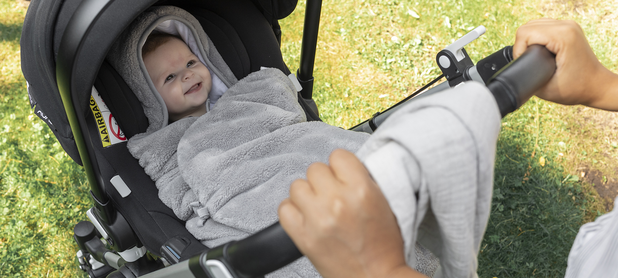 advies engel nest voetenzak veiligheid ballad zitje reizen baby deken essentiele tog warm koud geboorte praktisch aanbevolen ideaal belgisch merk oekotex essentiële moederschap lijst | BEMINI